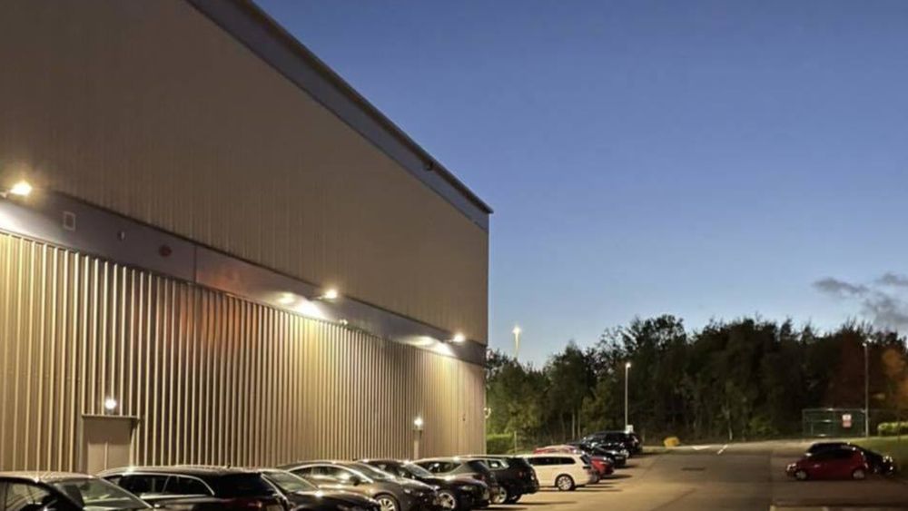 What Types Of Weather Conditions Can Outdoor Dusk-to-Dawn Lights Withstand?